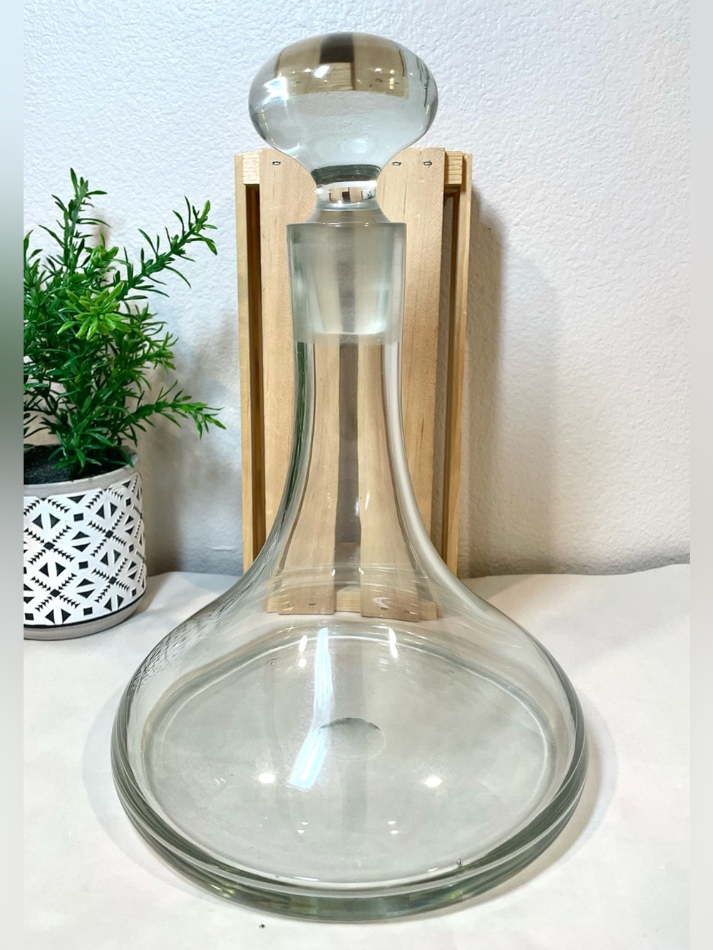 Classic Clear Ships Glass Decanter w Globe Stopper | Chip on Stopper Bottom |GUC
